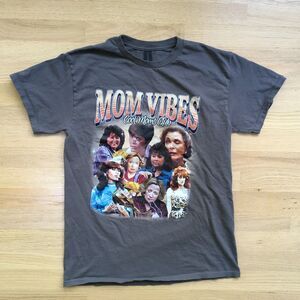 Mom Vibes Cool Moms Club Graphic Tee Medium Charcoal Retro Mother's Day Gildan